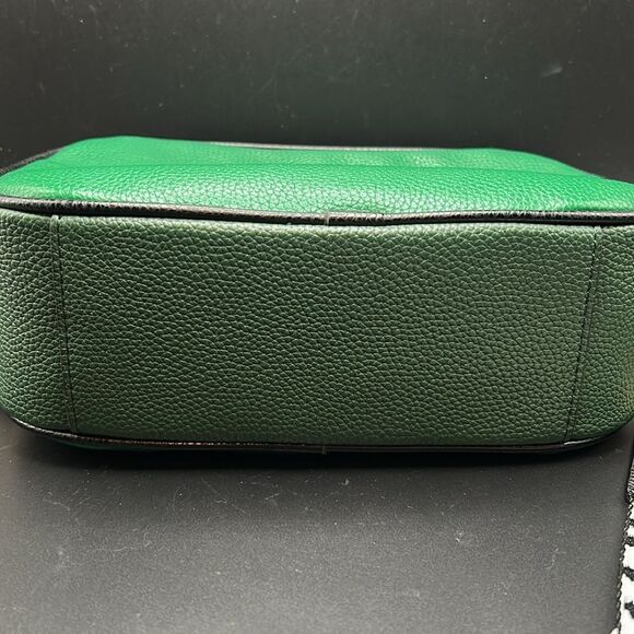 Coach Jes Ivy Green &  Black Crossbody Bag Carriage - Picture 4 of 13
